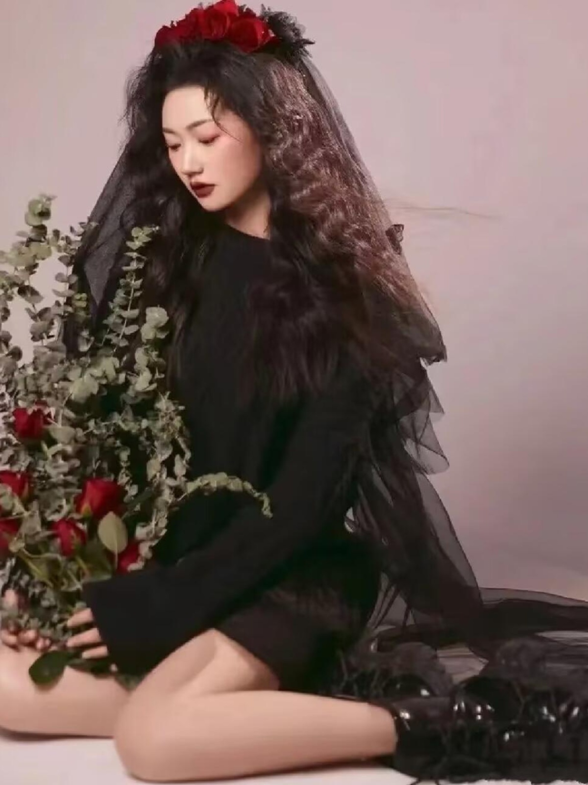 New Fashion Black Sweater Phot - đánh giá và giá Winter Clothing Photo